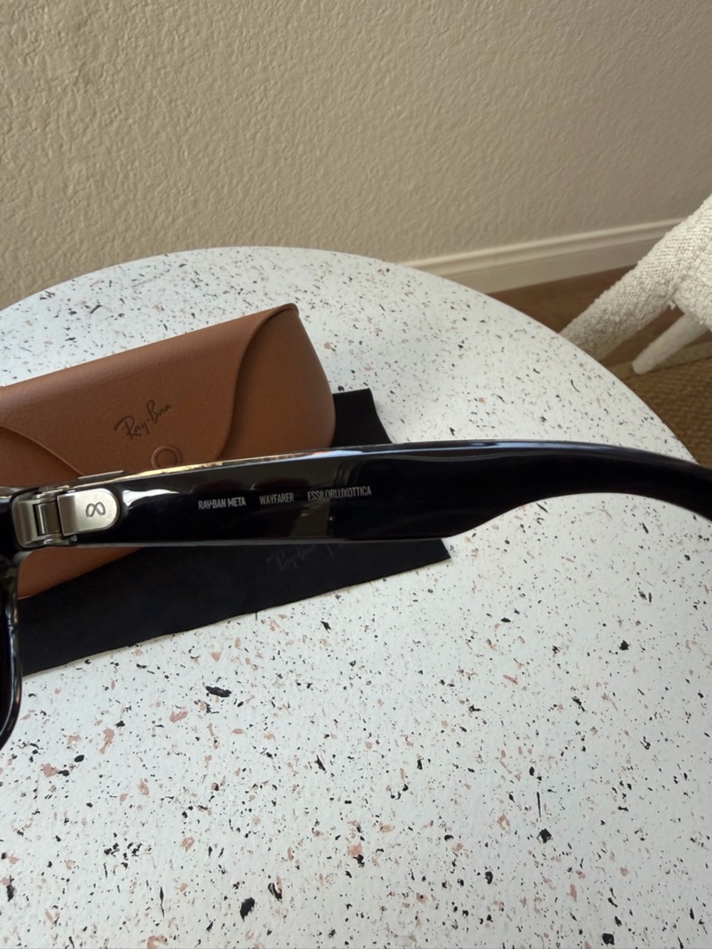 Ray-Ban Meta Black Wayfarer smart Sunglasses - Picture 6 of 7